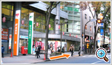 宮益坂をそのまま進み、渋谷郵便局と紳士服のAOKIを通り過ぎます